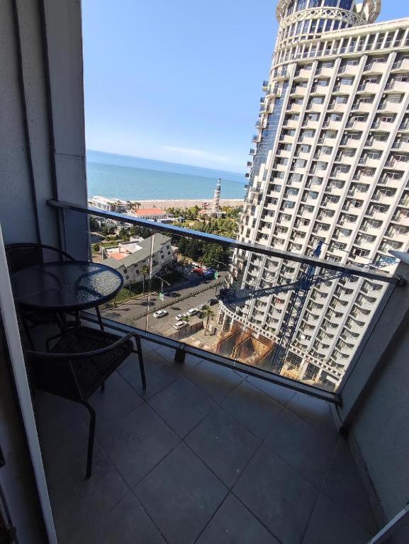 Apartment On Sherif Khimshiashvili Street 15B Batumi Exterior photo