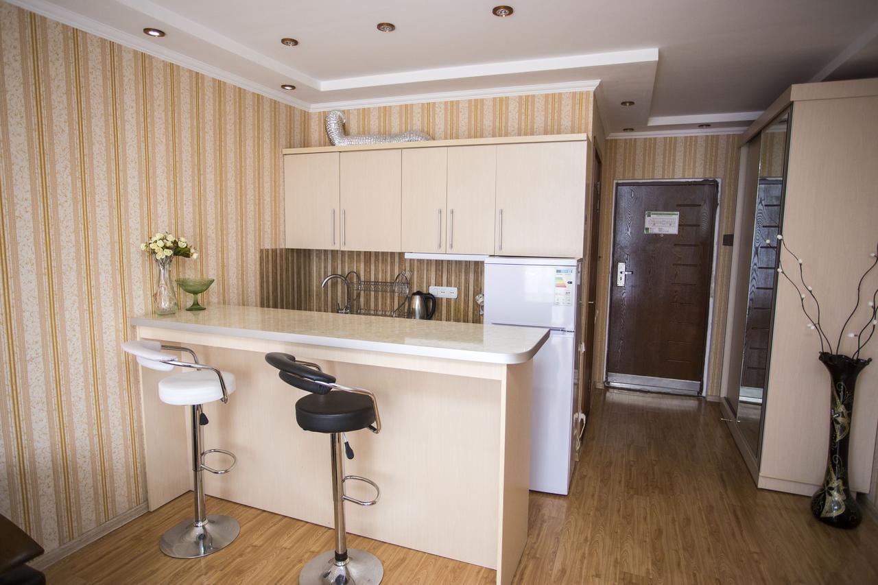 Apartment On Sherif Khimshiashvili Street 15B Batumi Exterior photo