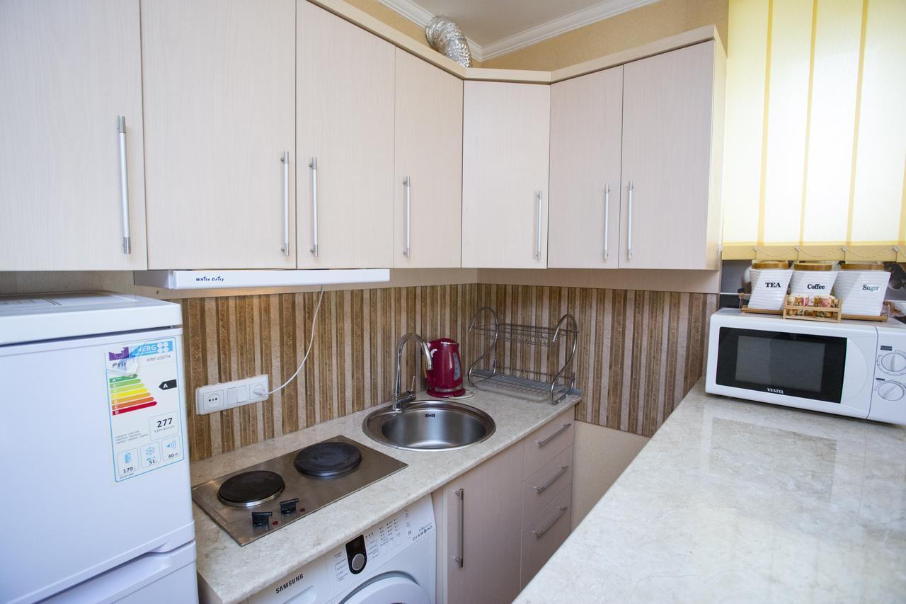 Apartment On Sherif Khimshiashvili Street 15B Batumi Exterior photo